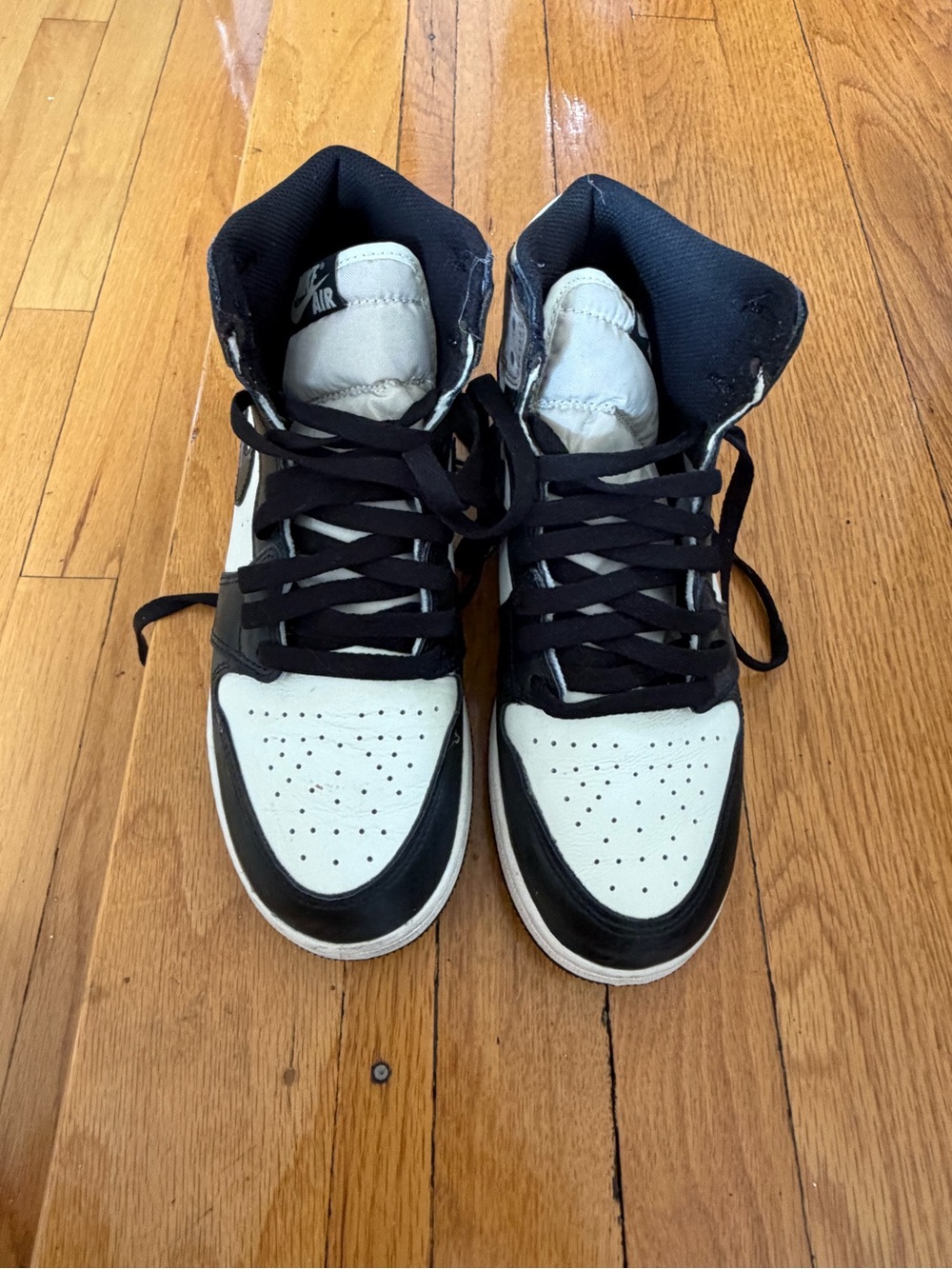 Nike Men’s High-Top Sneakers in Black and White